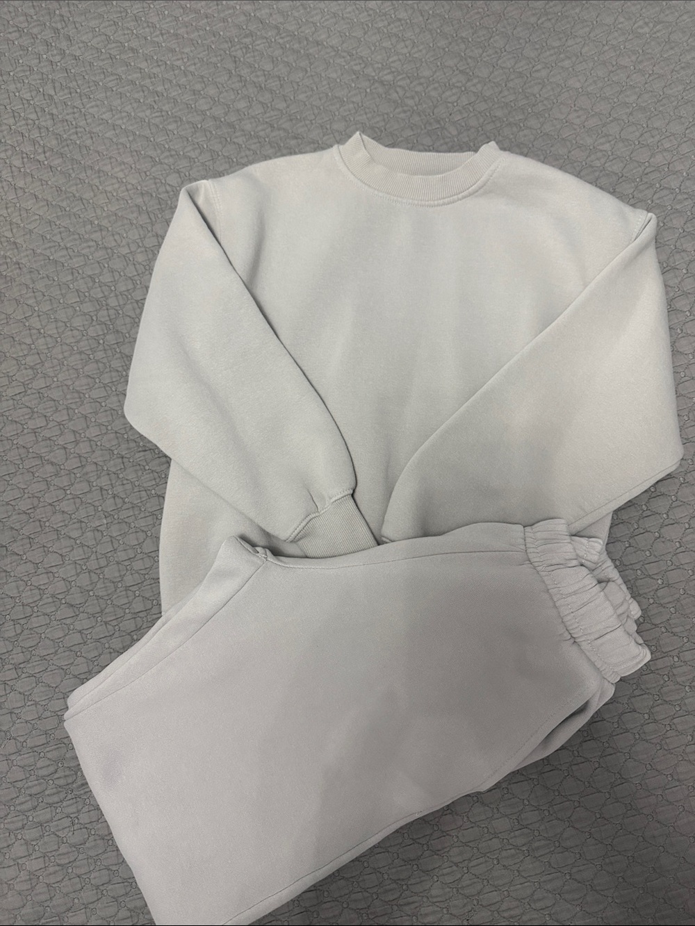 Zara girls Crewneck Sweatshirt and Jogger Set - Light Gray
